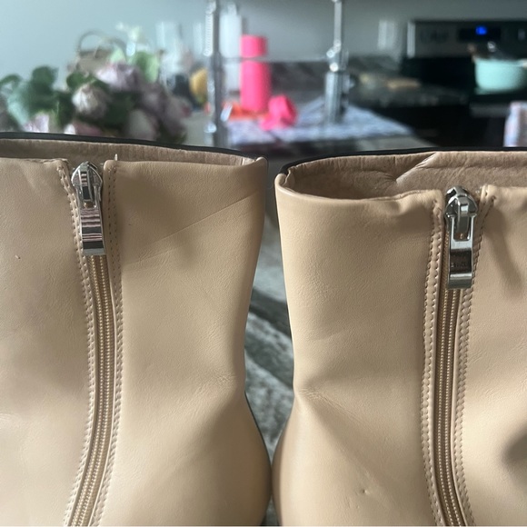 PRINCESS POLLY | Two Sided Story Boots in Black & Cream🖤 - Picture 8 of 13